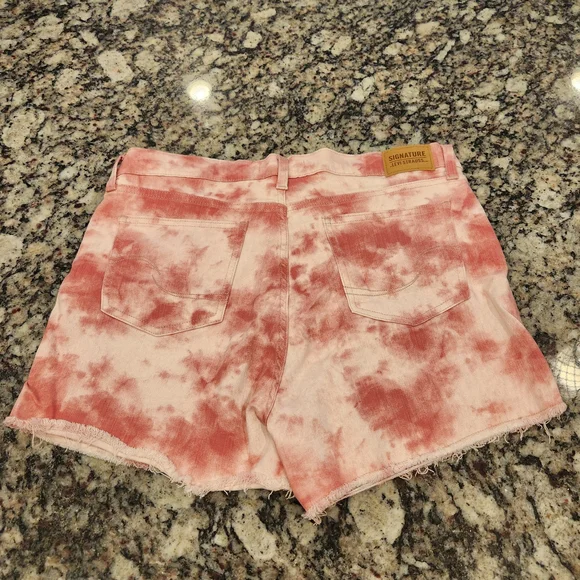 Levi's Pink And White Tie-Dye Heritage High Rise Short Size 16 - Picture 2 of 5